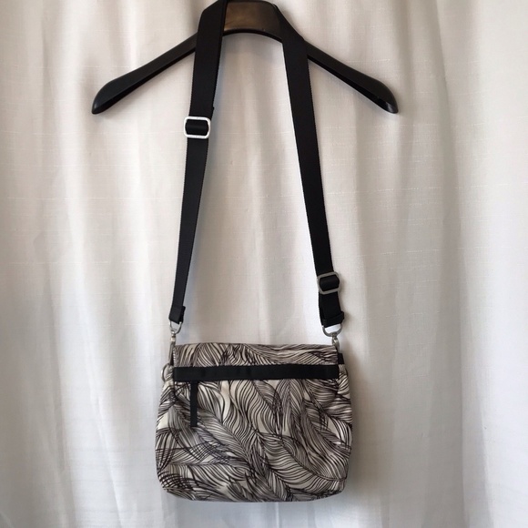 Lululemon Party Om Bag. Sketchy Palms White Black - Picture 10 of 16